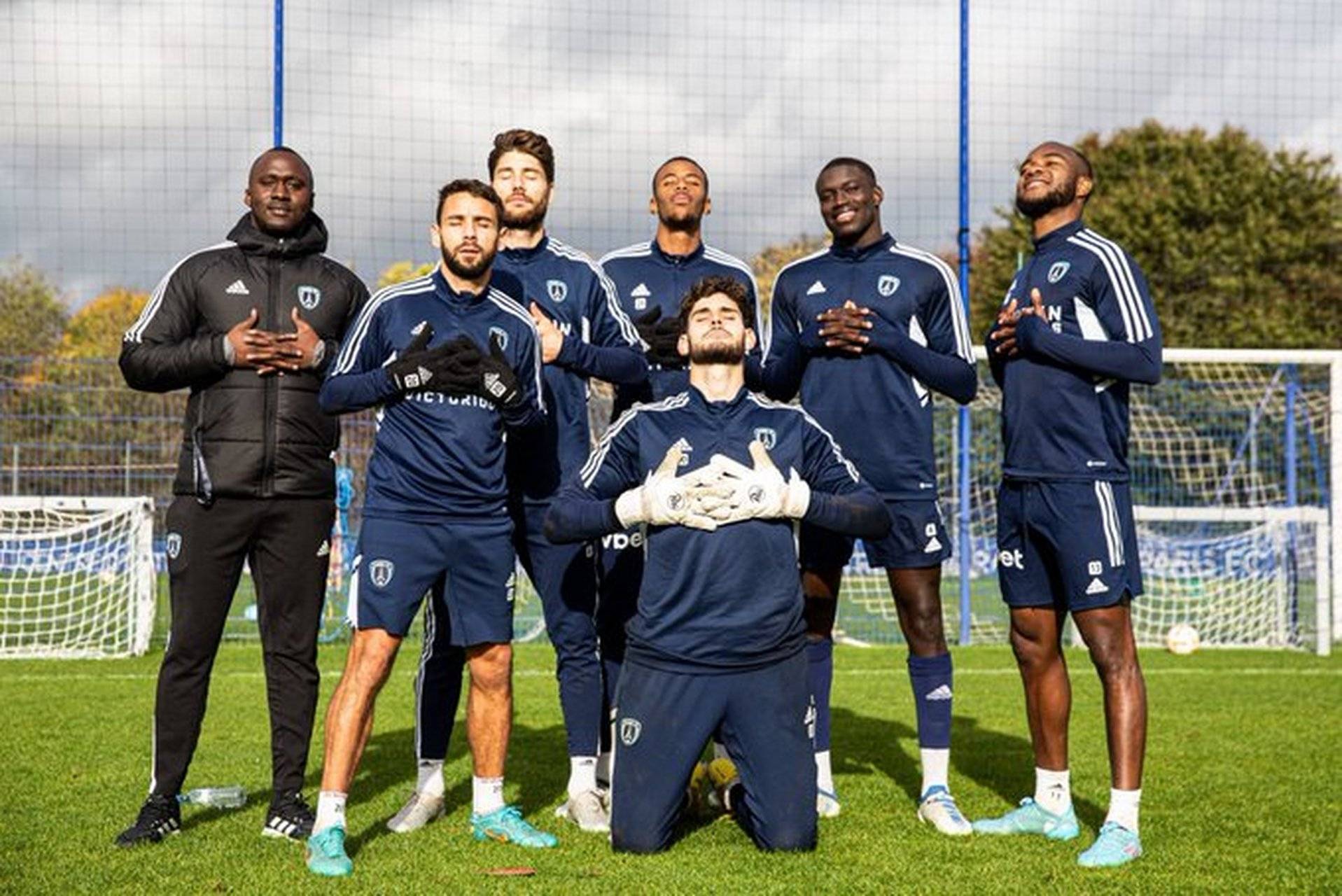 球天下体育官网-瑟纳利昂和瓦里昂娜内场哪个好